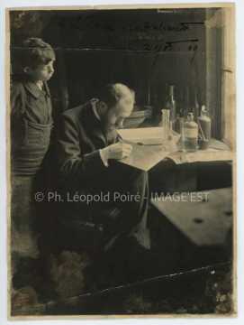 Eugène Béjot au travail (Sèvres)